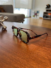 Cargar imagen en el visor de la galería, Lentes rectangulares - verde
